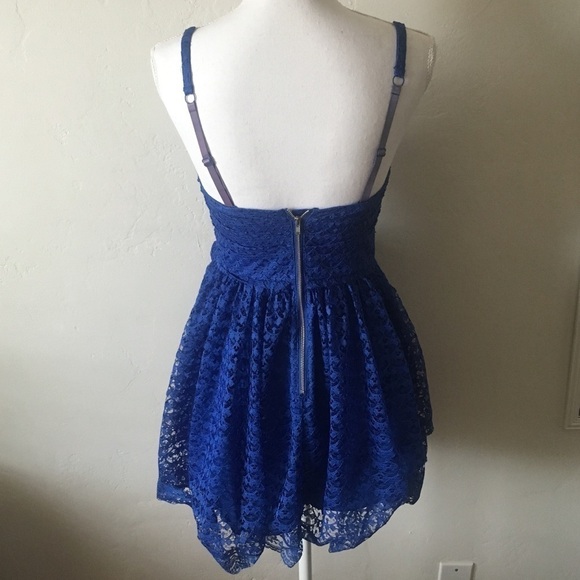 Victoria's Secret Moda International Lace Dress - Picture 4 of 4